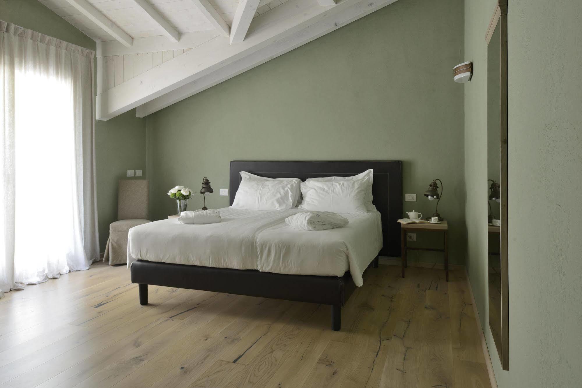 Relais Rossar Boutique Hotel Garda & Hills كوسترمانو المظهر الخارجي الصورة